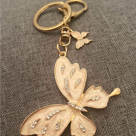 Beautiful Butterfly Keychain Cute accessories for Women Car keys 
Accessories - Picture 3 of 3